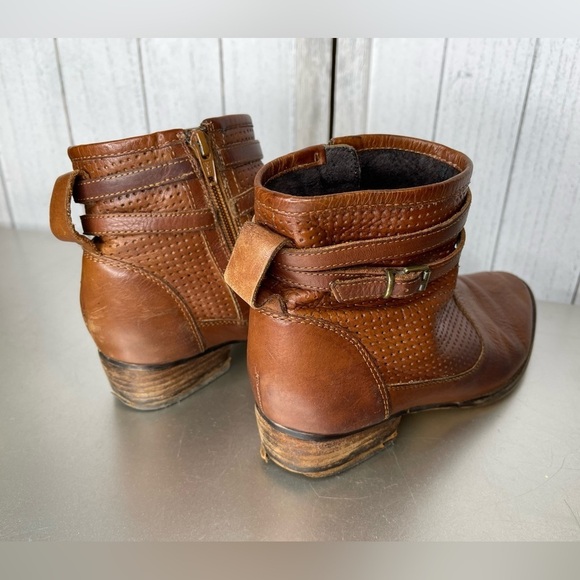 Seychelles Boots Womens 6.5 Ankle booties Cognac Leather Block Heels Side Zip - Picture 4 of 6